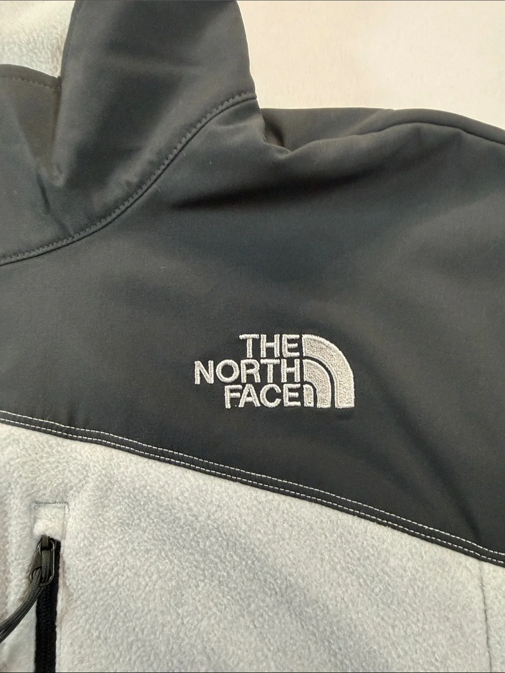 The North Face Men’s Black & Light Gray Hybrid Fleece Jacket Size XL